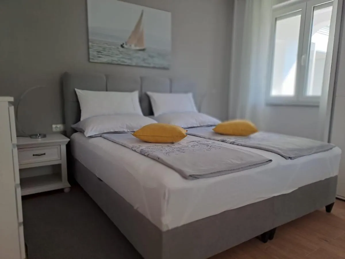 Kaja Apartments Fažana