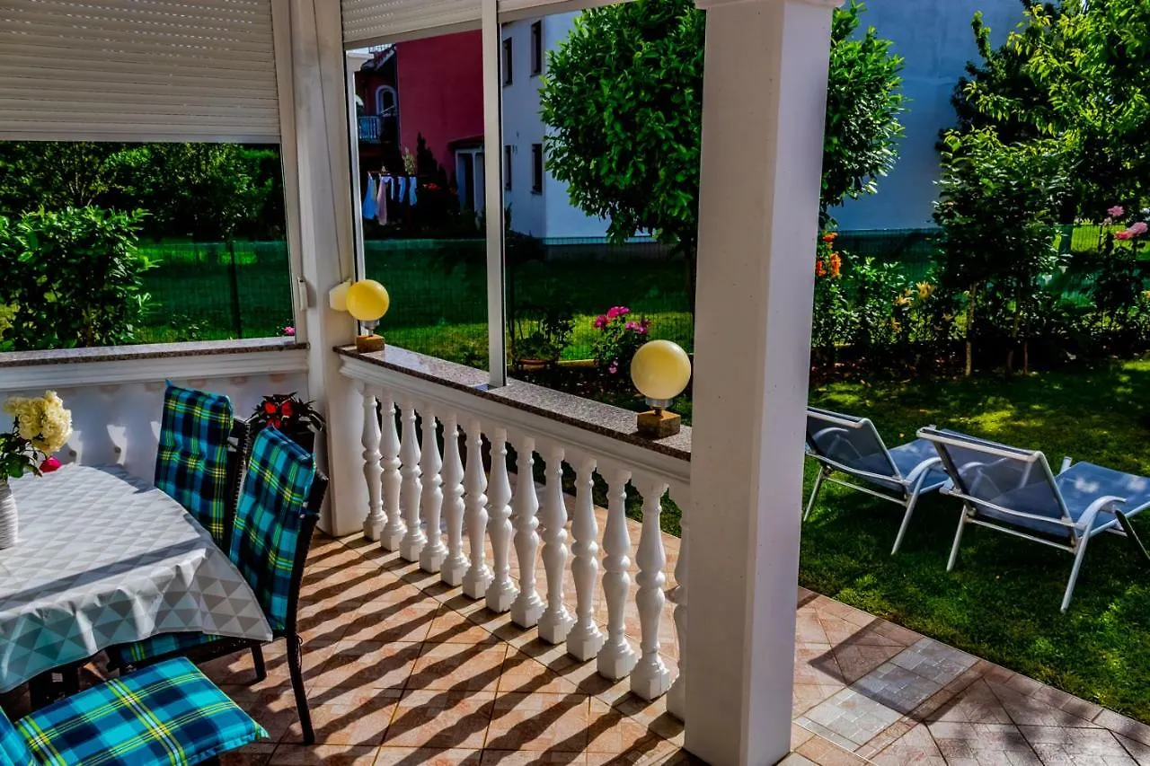 Kaja Apartments Fažana