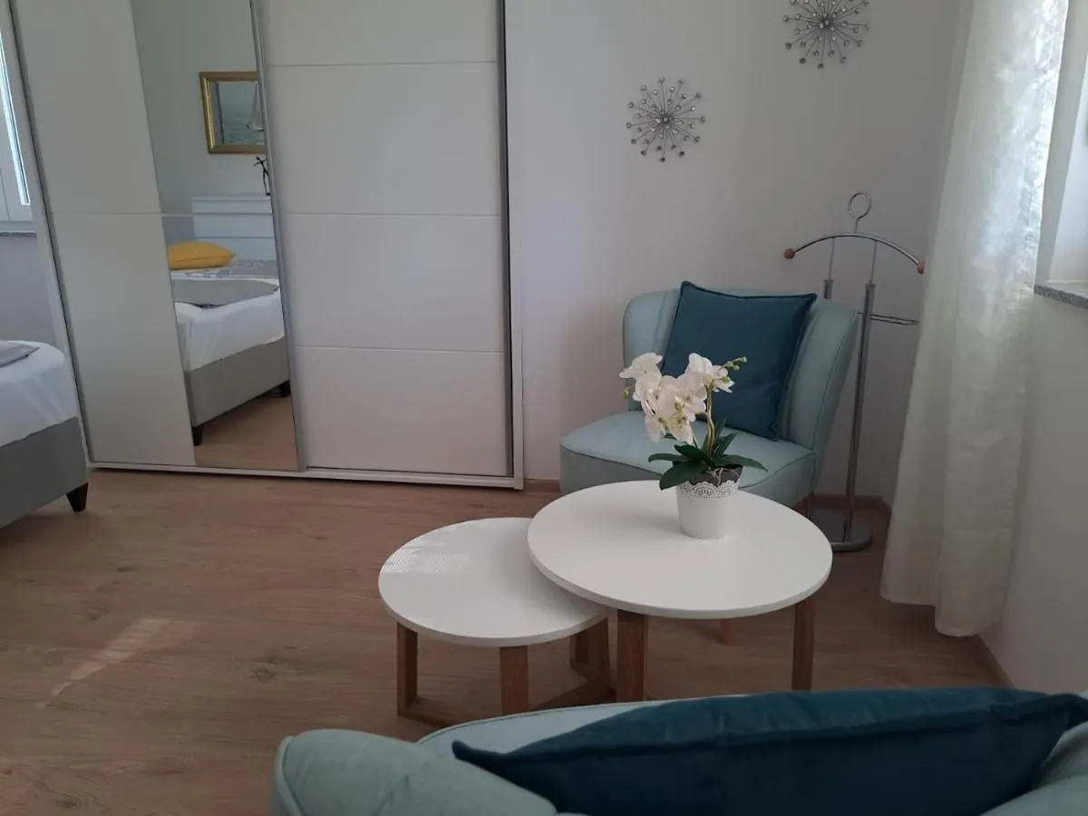 Kaja Apartments 法扎纳